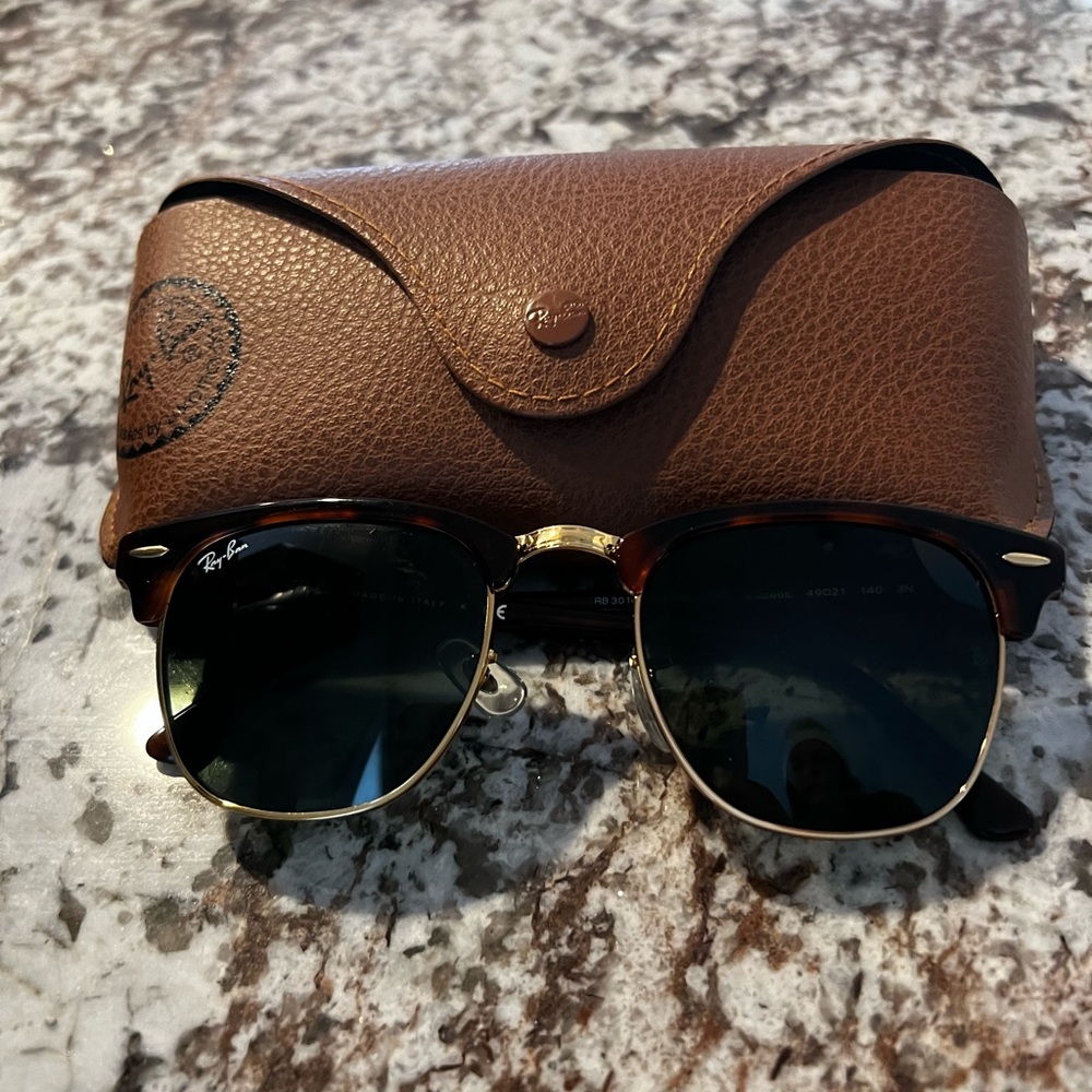 Ray ban club master sun glasses,does not come with case!